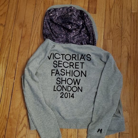 VS PINK Fashion Show London 2014 hoodie. Size: S - Picture 2 of 3